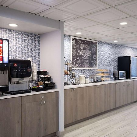 Americinn By Wyndham Woodstock Il Экстерьер фото
