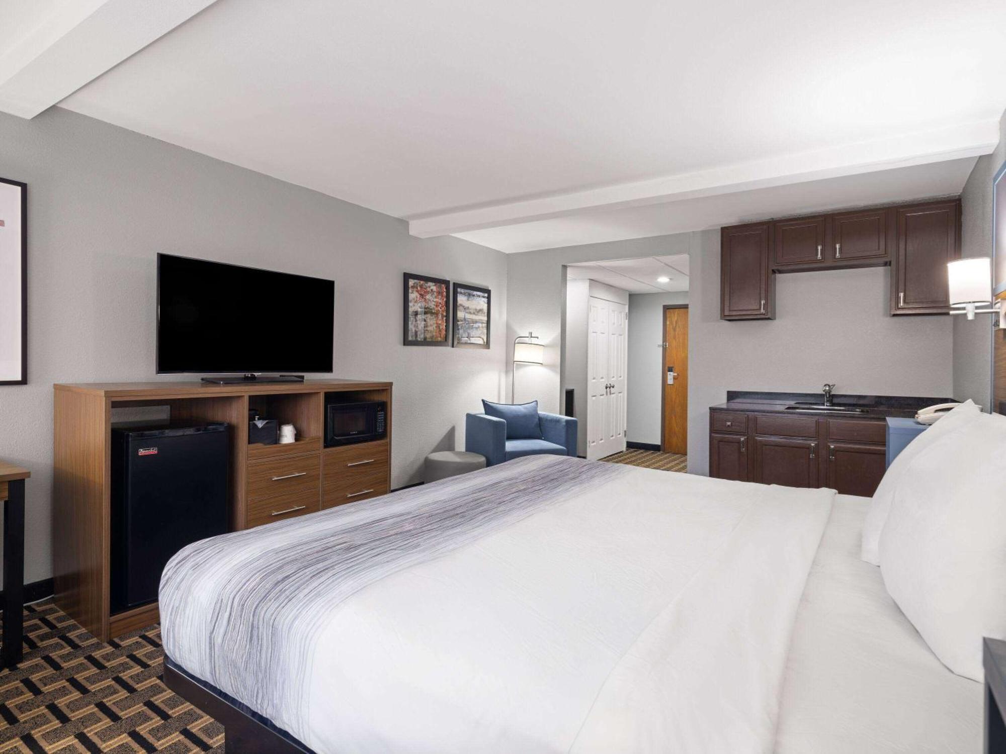 Americinn By Wyndham Woodstock Il Экстерьер фото