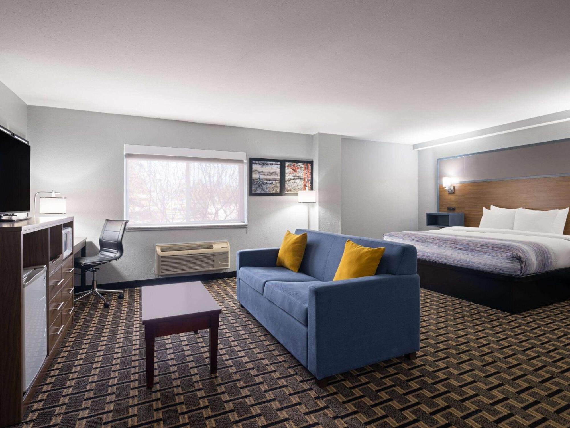 Americinn By Wyndham Woodstock Il Экстерьер фото