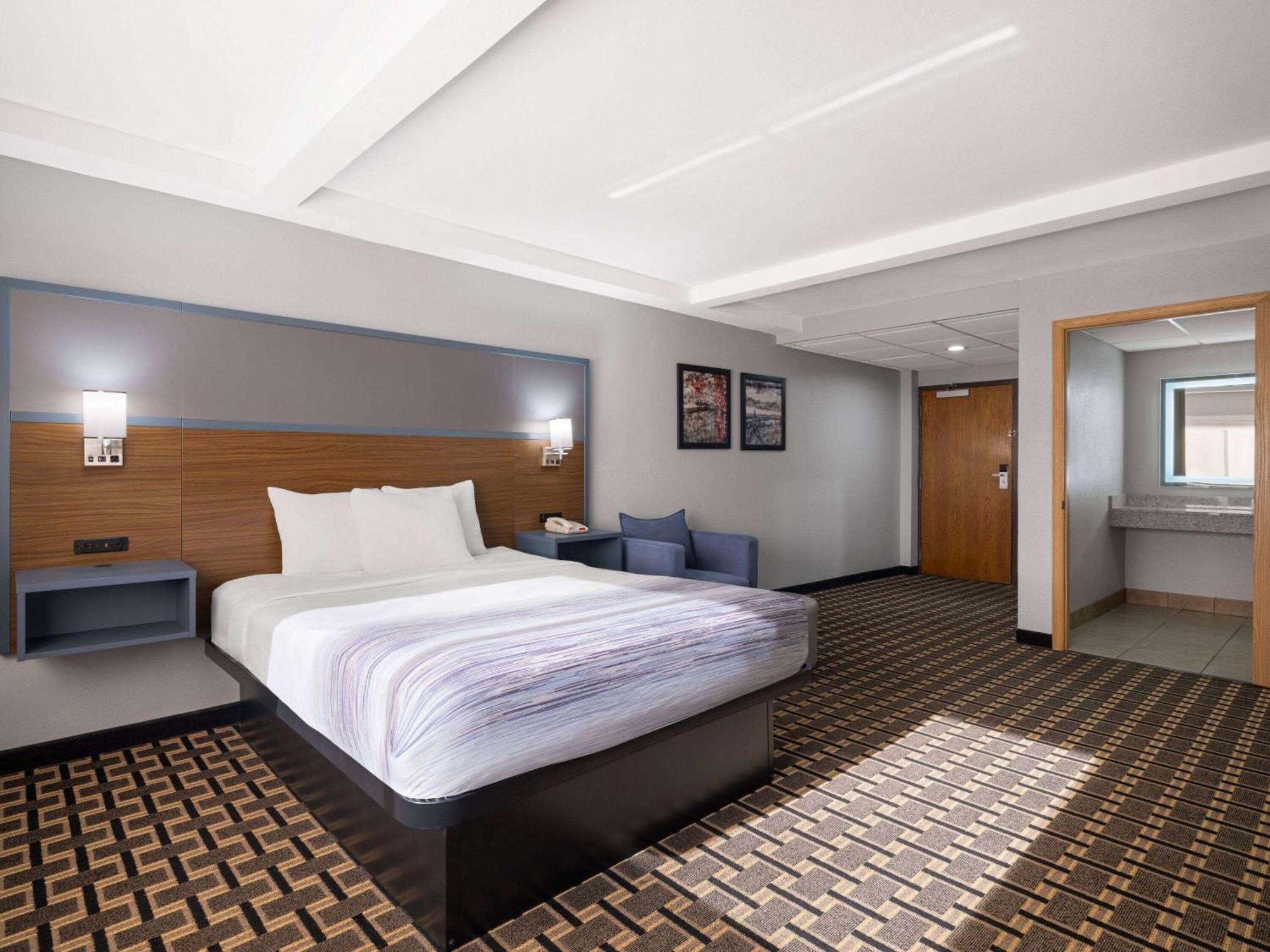Americinn By Wyndham Woodstock Il Экстерьер фото