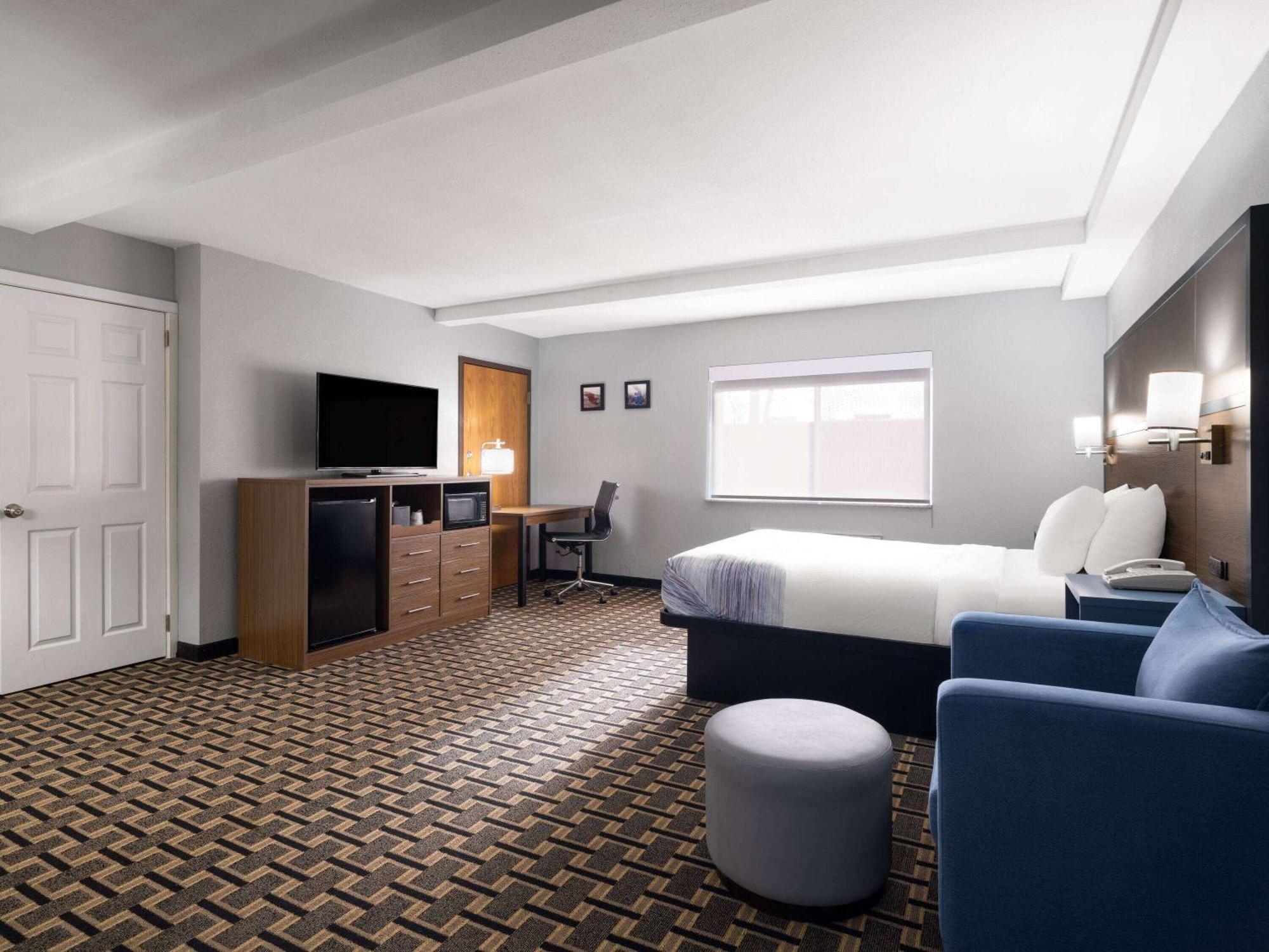 Americinn By Wyndham Woodstock Il Экстерьер фото