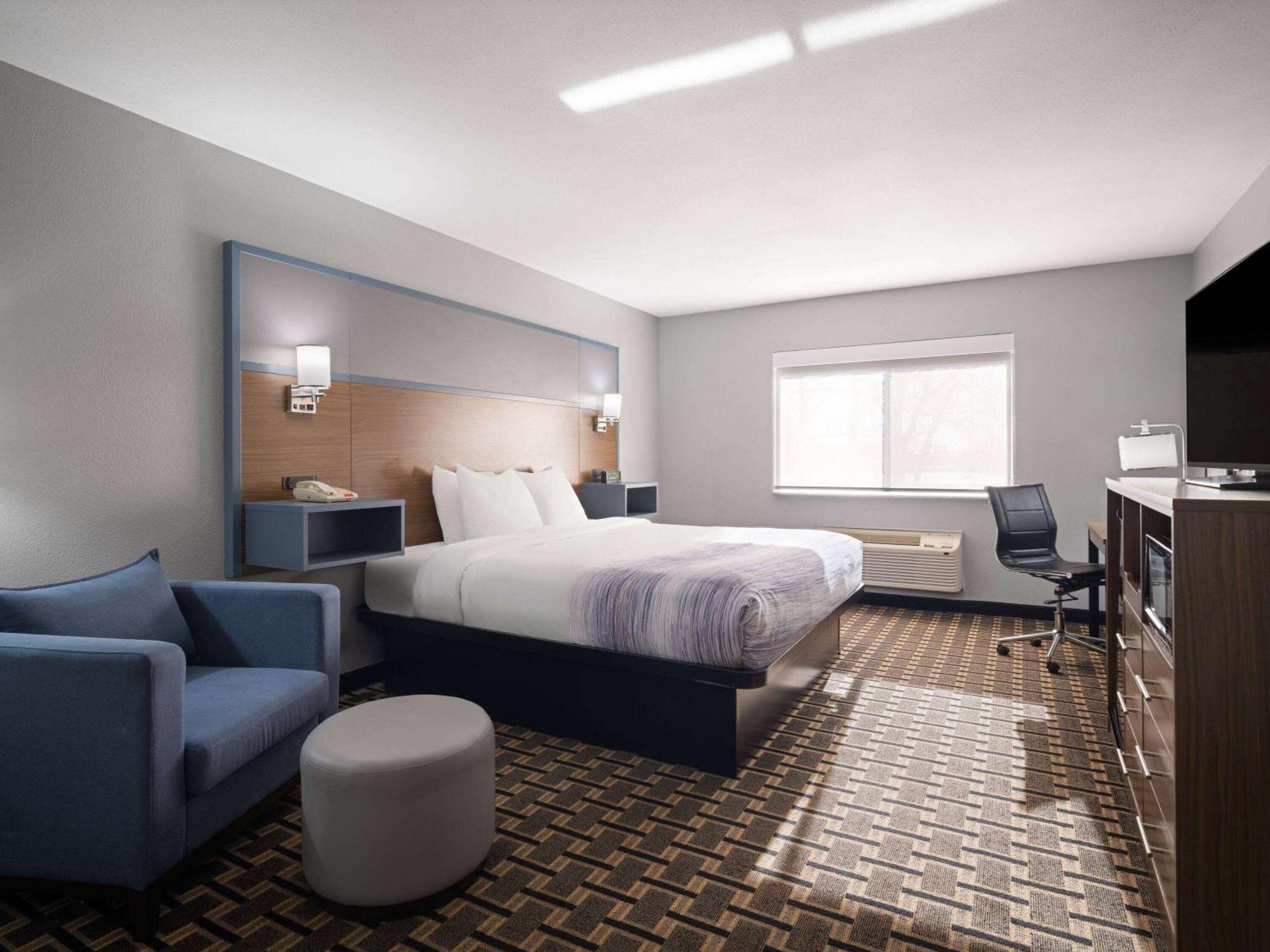 Americinn By Wyndham Woodstock Il Экстерьер фото